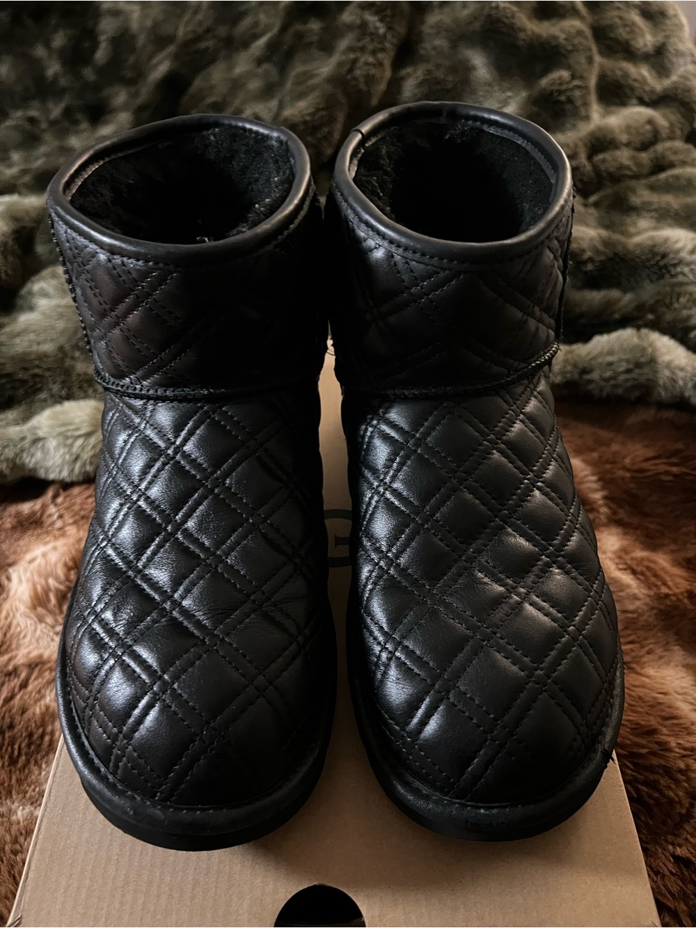 UGG Classic Mini II Quilted Leather Boots | Size 8
